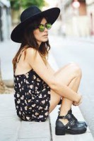 vestit negre estampat flors